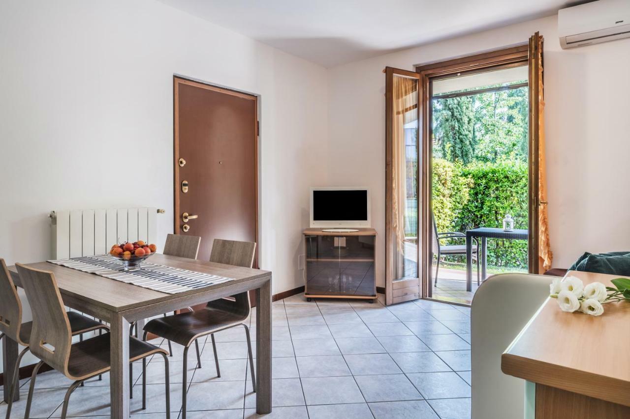 Residence Nuove Terme Сірміоне Екстер'єр фото