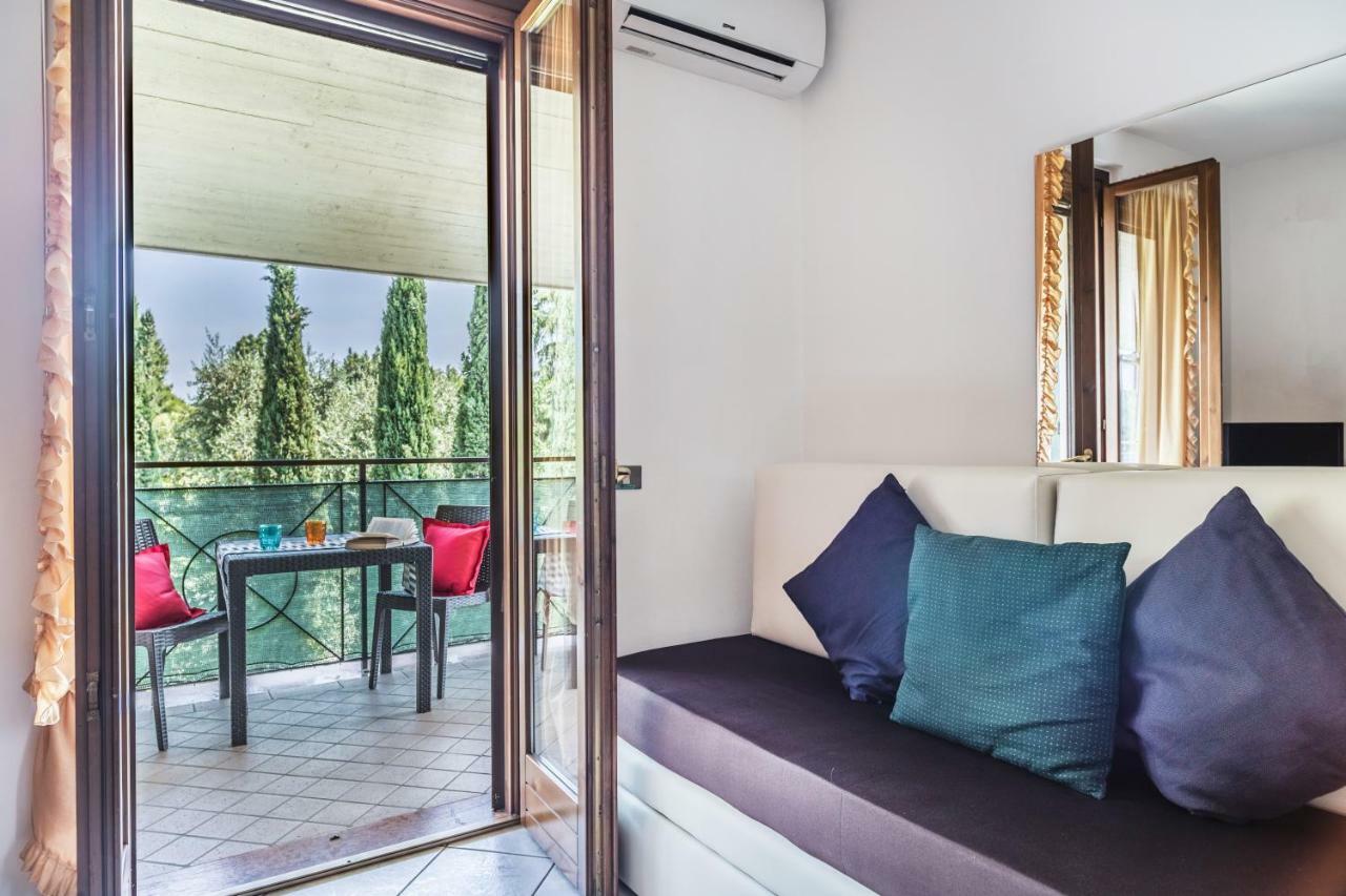 Residence Nuove Terme Сірміоне Екстер'єр фото