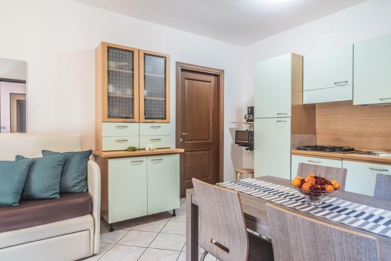 Residence Nuove Terme Сірміоне Екстер'єр фото