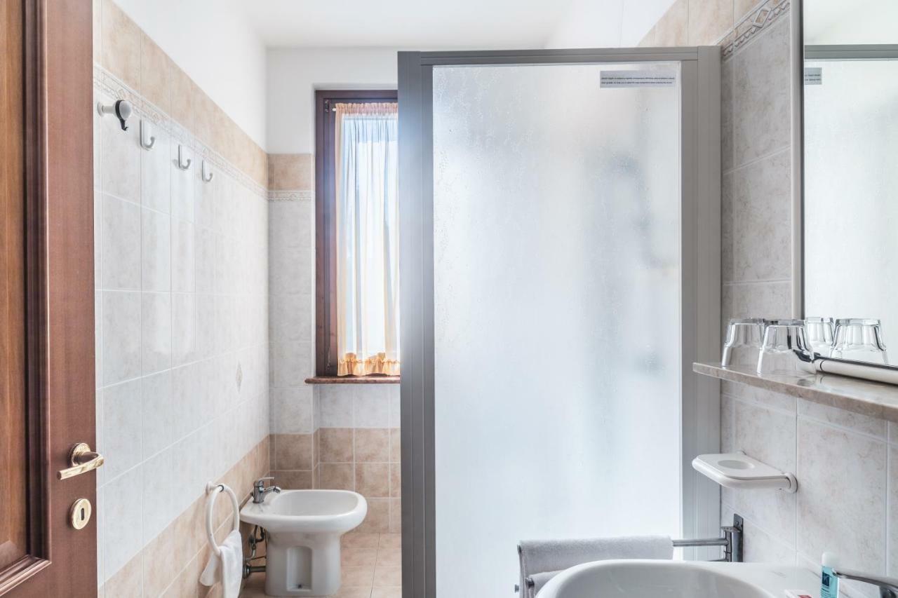 Residence Nuove Terme Сірміоне Екстер'єр фото