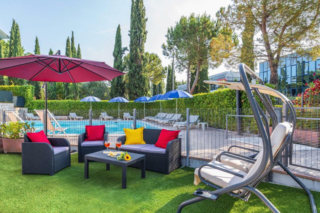 Residence Nuove Terme Сірміоне Екстер'єр фото