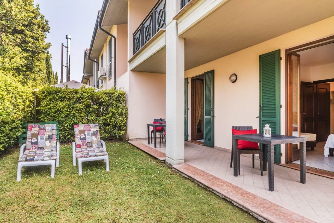 Residence Nuove Terme Сірміоне Екстер'єр фото