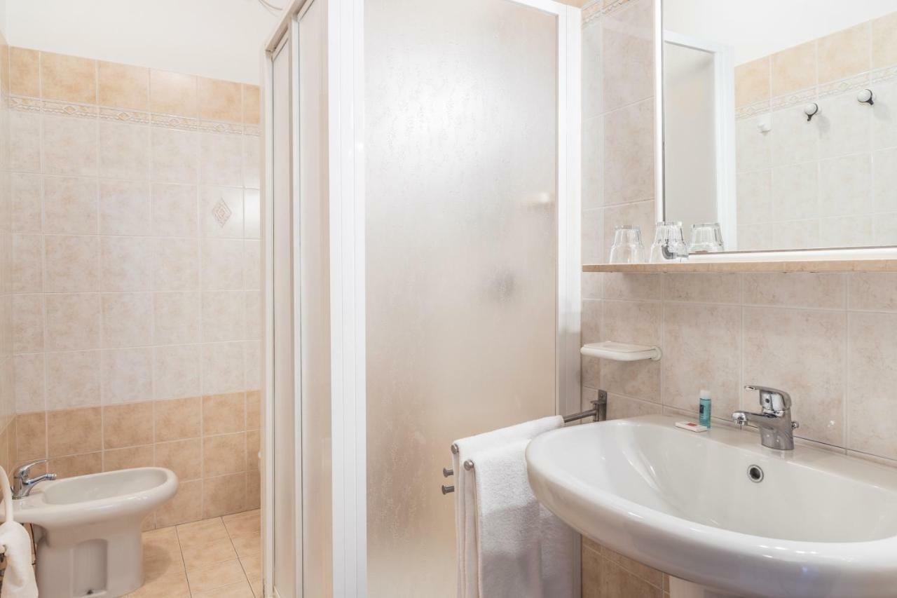 Residence Nuove Terme Сірміоне Екстер'єр фото