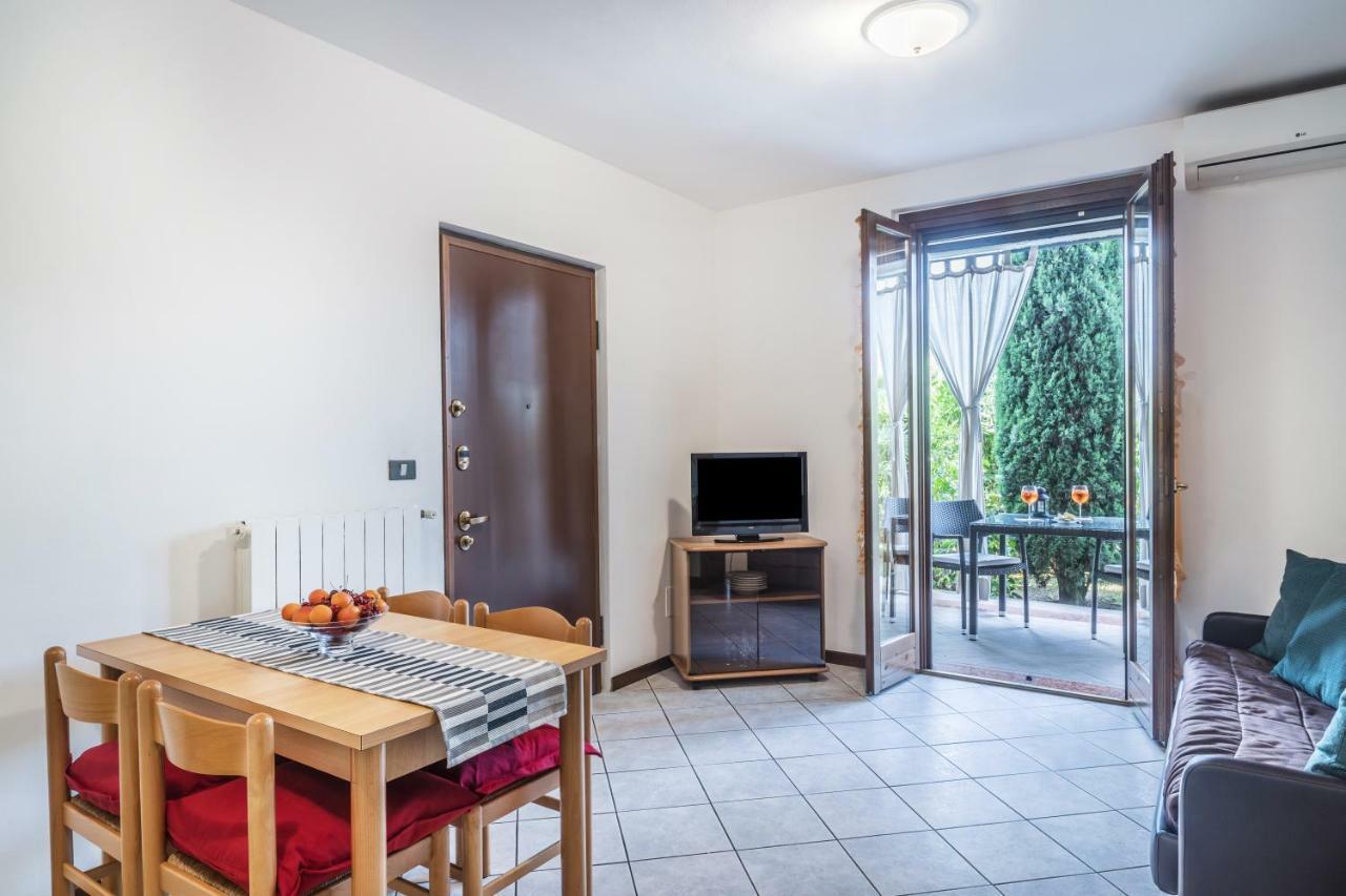 Residence Nuove Terme Сірміоне Екстер'єр фото