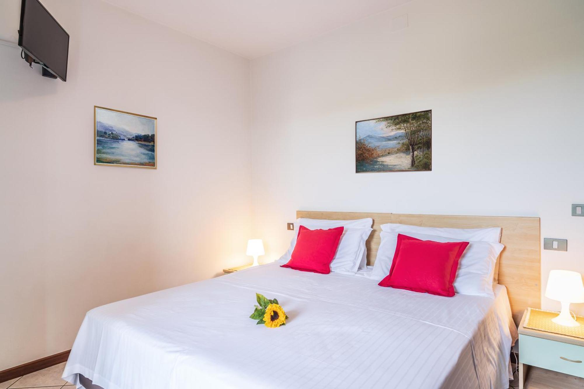Residence Nuove Terme Сірміоне Екстер'єр фото